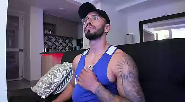 Snapshot of tony_muscle chatting on 03-02-25, 11:20 tony muscle online show from 03-02-25, 11:20