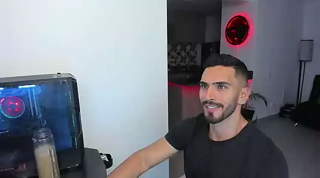 Snapshot of tony_muscle chatting on 03-06-25, 11:42 tony muscle online show from 03-06-25, 11:42