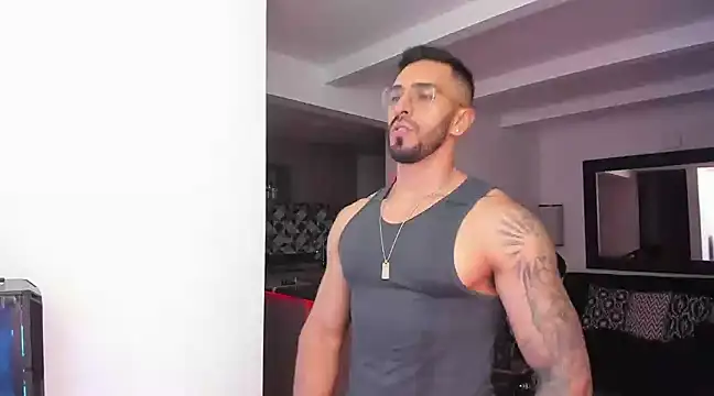 Snapshot of tony_muscle chatting on 03-19-25, 11:47 tony muscle online show from 03-19-25, 11:47