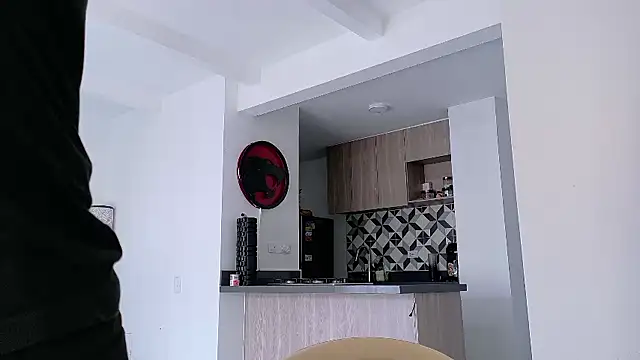 Snapshot of tony_muscle chatting on 12-14-25, 07:18 tony muscle online show from 12-14-25, 07:18