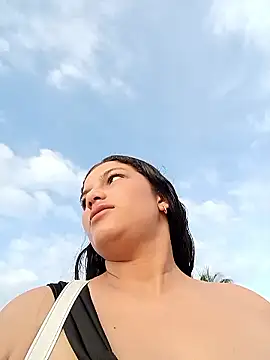 girl milk1 online show from 11-03-25, 09:38