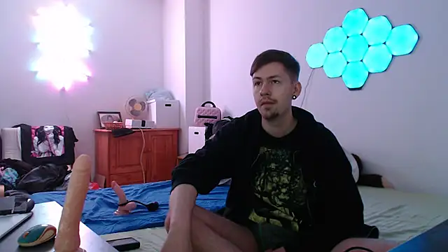 jonny-bisexual online show from 12-25-24, 05:05