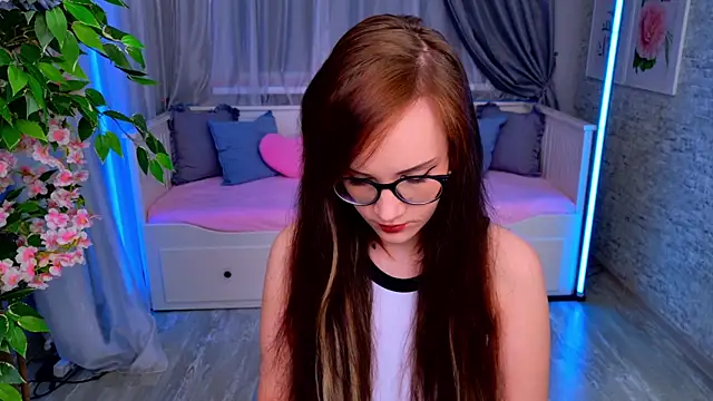 Snapshot of StellaGloww chatting on 11-06-25, 04:30 StellaGloww online show from 11-06-25, 04:30