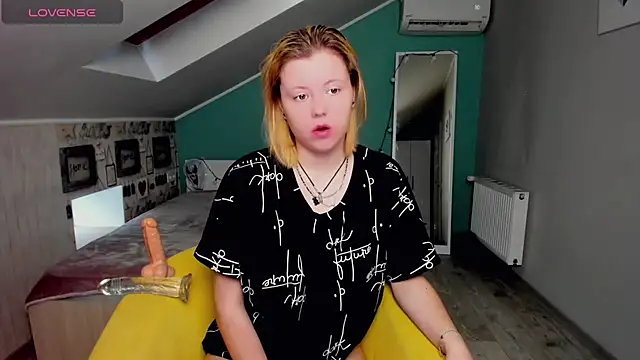 LillyDepp online show from 12-19-24, 12:56