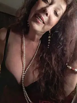 GypsyEsmeralda online show from 05-27-26, 04:48