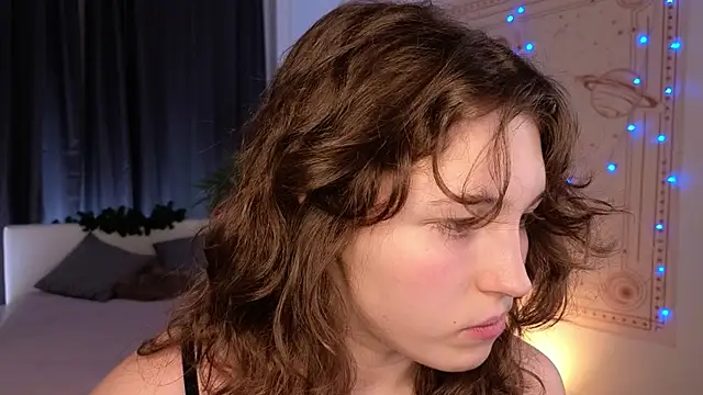 Snapshot of cherry_lea chatting on 12-22-24, 04:38 cherry lea online show from 12-22-24, 04:38