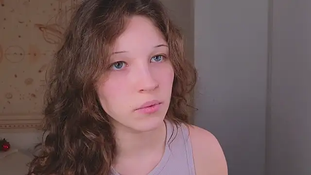 Snapshot of cherry_lea chatting on 12-18-25, 09:43 cherry lea online show from 12-18-25, 09:43