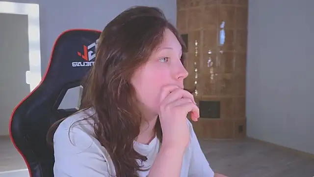 Snapshot of cherry_lea chatting on 02-05-26, 04:22 cherry lea online show from 02-05-26, 04:22