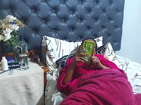 NunuBerry16 online show from 03-07-26, 06:27