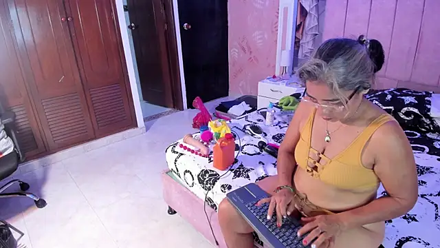 Snapshot of mature_bigass__ chatting on 01-08-25, 10:26 mature bigass online show from 01-08-25, 10:26