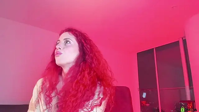 Snapshot of Borbala_Iggy chatting on 02-12-25, 09:42 Borbala Iggy online show from 02-12-25, 09:42