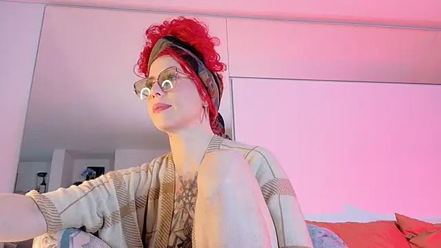 Snapshot of Borbala_Iggy chatting on 10-05-25, 07:23 Borbala Iggy online show from 10-05-25, 07:23