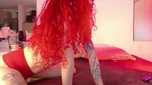 Snapshot of Borbala_Iggy chatting on 10-25-25, 10:26 Borbala Iggy online show from 10-25-25, 10:26