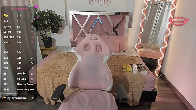 Snapshot of Daphnne_tay chatting on 01-31-25, 06:35 Daphnne tay online show from 01-31-25, 06:35