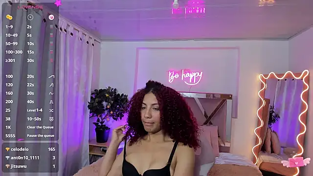 Snapshot of Daphnne_tay chatting on 02-13-25, 10:02 Daphnne tay online show from 02-13-25, 10:02