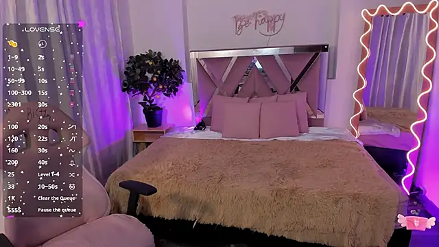 Snapshot of Daphnne_tay chatting on 02-14-25, 03:22 Daphnne tay online show from 02-14-25, 03:22