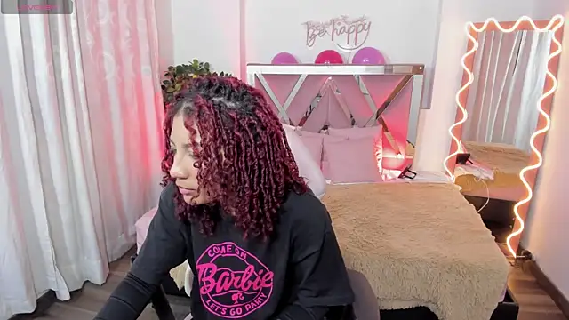 Snapshot of Daphnne_tay chatting on 02-17-25, 03:15 Daphnne tay online show from 02-17-25, 03:15