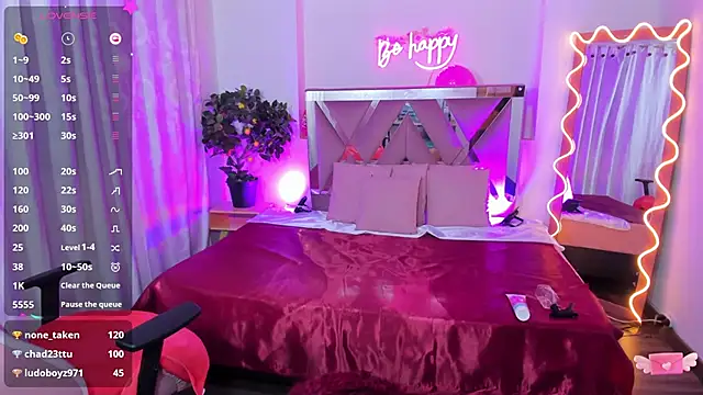 Snapshot of Daphnne_tay chatting on 02-18-25, 09:43 Daphnne tay online show from 02-18-25, 09:43