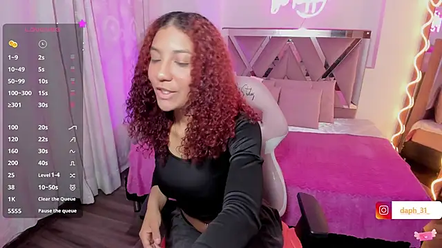Snapshot of Daphnne_tay chatting on 03-07-25, 03:29 Daphnne tay online show from 03-07-25, 03:29