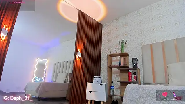 Snapshot of Daphnne_tay chatting on 09-20-25, 03:18 Daphnne tay online show from 09-20-25, 03:18