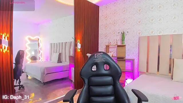 Snapshot of Daphnne_tay chatting on 10-01-25, 03:12 Daphnne tay online show from 10-01-25, 03:12