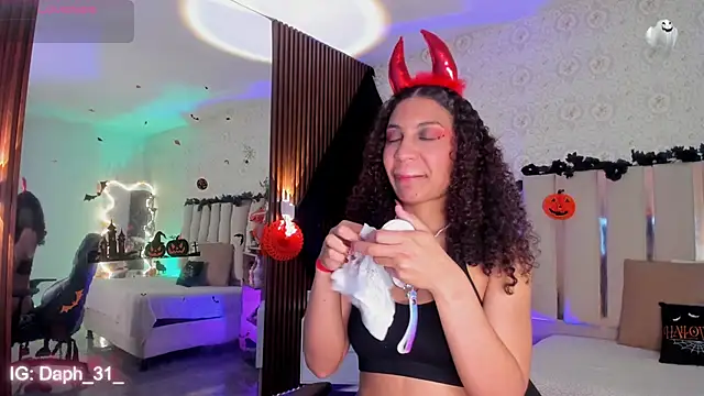 Snapshot of Daphnne_tay chatting on 10-30-25, 03:41 Daphnne tay online show from 10-30-25, 03:41