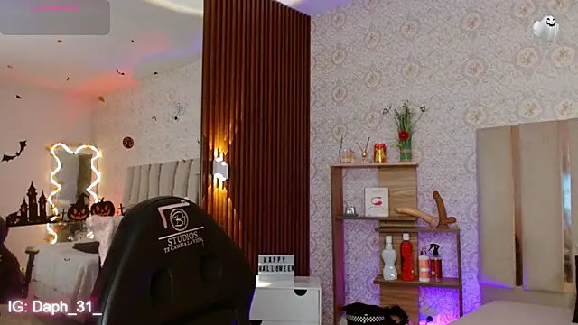 Snapshot of Daphnne_tay chatting on 11-06-25, 03:18 Daphnne tay online show from 11-06-25, 03:18