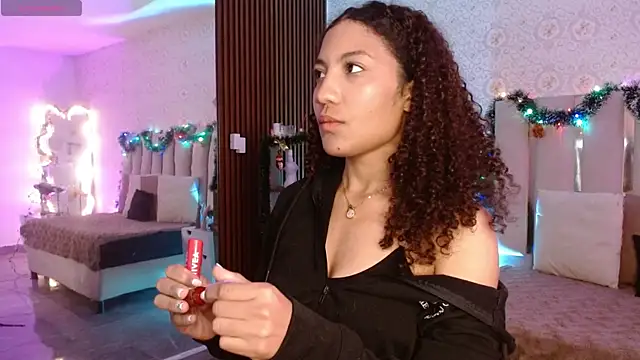 Snapshot of Daphnne_tay chatting on 11-22-25, 06:23 Daphnne tay online show from 11-22-25, 06:23