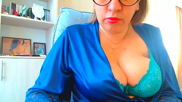 Brionia online show from 10-29-25, 07:54