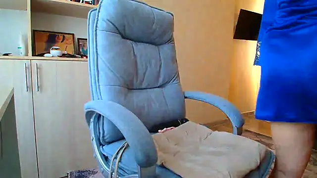 Snapshot of Brionia chatting on 06-21-26, 05:21 Brionia online show from 06-21-26, 05:21