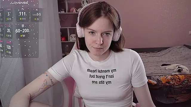 Snapshot of CassieJuice69 chatting on 11-21-25, 06:39 CassieJuice69 online show from 11-21-25, 06:39