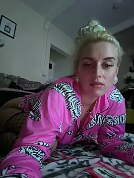 Snapshot of Barbie_26 chatting on 12-30-24, 09:40 Barbie 26 online show from 12-30-24, 09:40