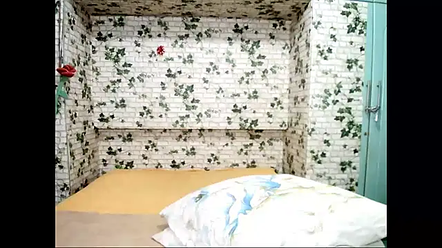 Snapshot of Indian_candyXX chatting on 03-16-25, 07:49 Indian candyXX online show from 03-16-25, 07:49