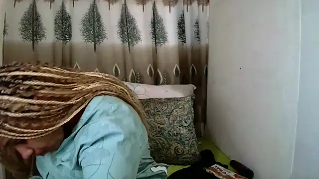 Snapshot of Indian_candyXX chatting on 12-19-25, 04:58 Indian candyXX online show from 12-19-25, 04:58