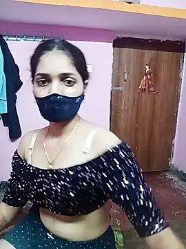 Snapshot of Cute-Simmi chatting on 12-11-24, 10:36 Cute-Simmi online show from 12-11-24, 10:36