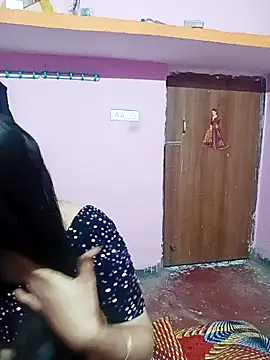 Snapshot of Cute-Simmi chatting on 12-15-24, 09:56 Cute-Simmi online show from 12-15-24, 09:56