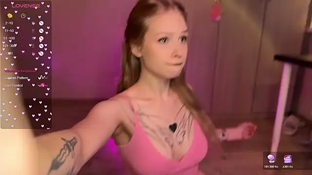 Snapshot of lisa_barbie chatting on 02-01-26, 02:37 lisa barbie online show from 02-01-26, 02:37