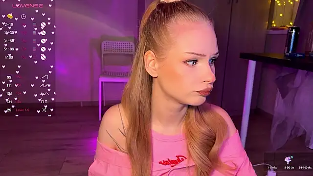 Snapshot of lisa_barbie chatting on 02-12-26, 04:35 lisa barbie online show from 02-12-26, 04:35