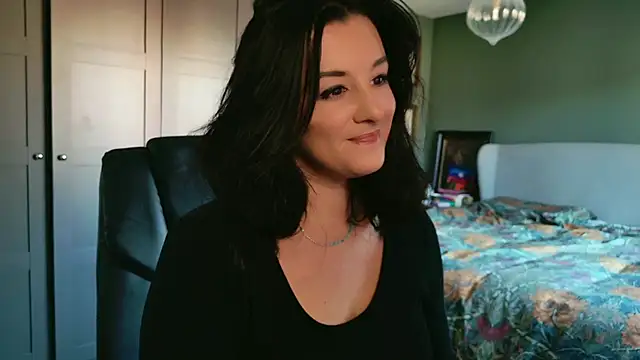 flatwhite0 online show from 12-02-25, 10:42