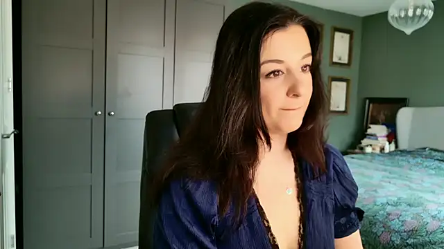 flatwhite0 online show from 03-31-26, 09:21