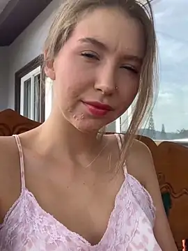 Snapshot of LinaSiren chatting on 12-07-24, 07:05 LinaSiren online show from 12-07-24, 07:05