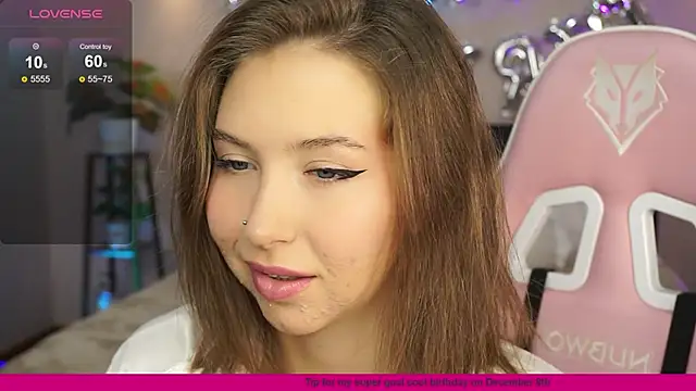 Snapshot of LinaSiren chatting on 12-08-24, 06:33 LinaSiren online show from 12-08-24, 06:33