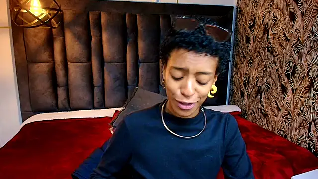 Snapshot of Zia_Green chatting on 05-12-26, 12:35 Zia Green online show from 05-12-26, 12:35