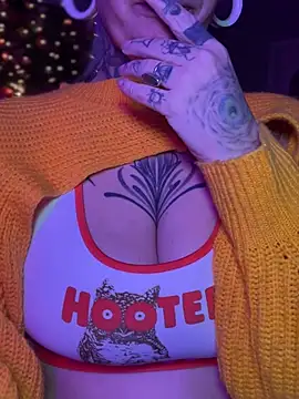 Snapshot of GoldieBakeman chatting on 01-09-26, 05:04 GoldieBakeman online show from 01-09-26, 05:04