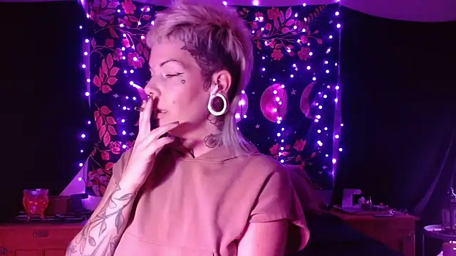 Snapshot of GoldieBakeman chatting on 02-01-26, 01:26 GoldieBakeman online show from 02-01-26, 01:26