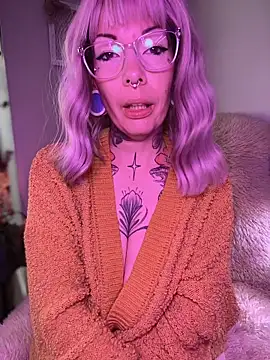 Snapshot of GoldieBakeman chatting on 02-16-26, 06:04 GoldieBakeman online show from 02-16-26, 06:04