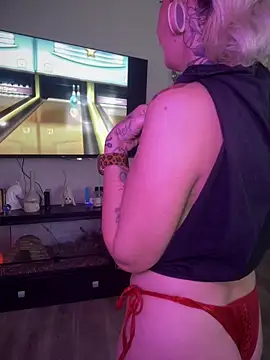 Snapshot of GoldieBakeman chatting on 03-09-26, 04:22 GoldieBakeman online show from 03-09-26, 04:22