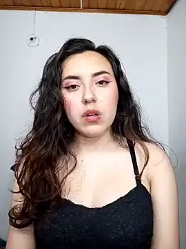 Emi chik online show from 12-05-24, 04:20