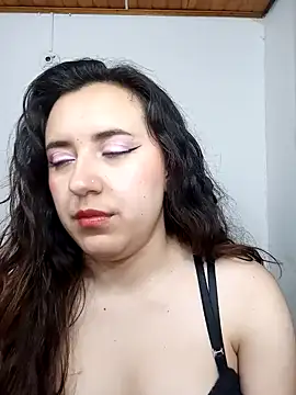 Emi chik online show from 12-06-24, 04:36