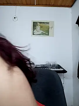 Emi chik online show from 01-03-25, 10:52